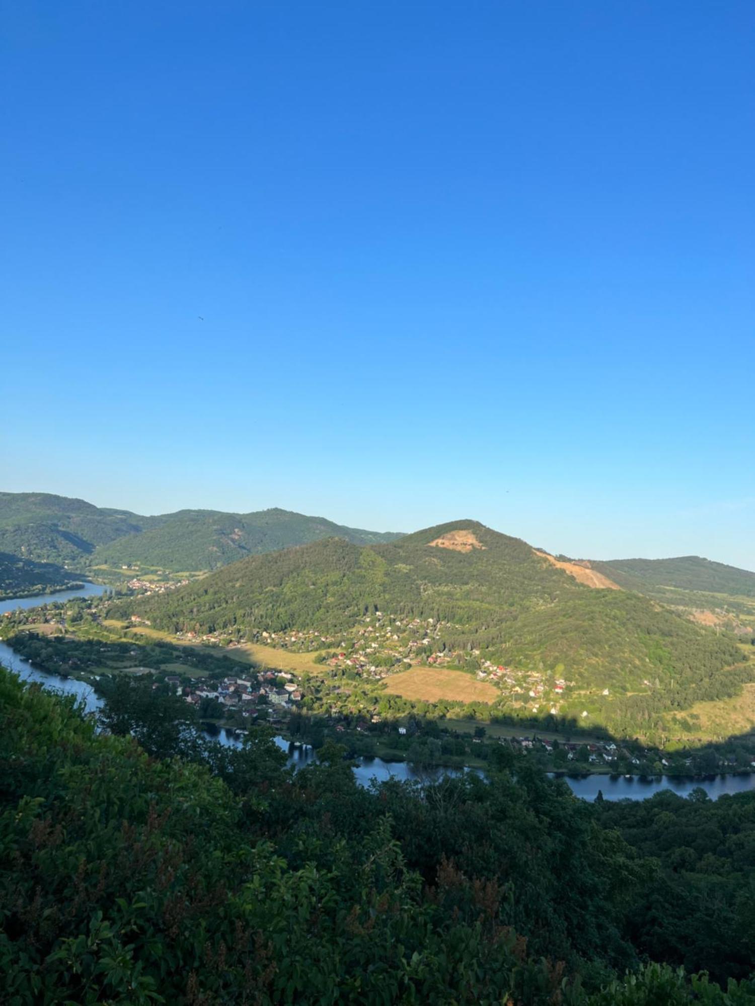 Restaurace A Penzion U Svate Barbory อุสตีนัดลาแบม ภายนอก รูปภาพ